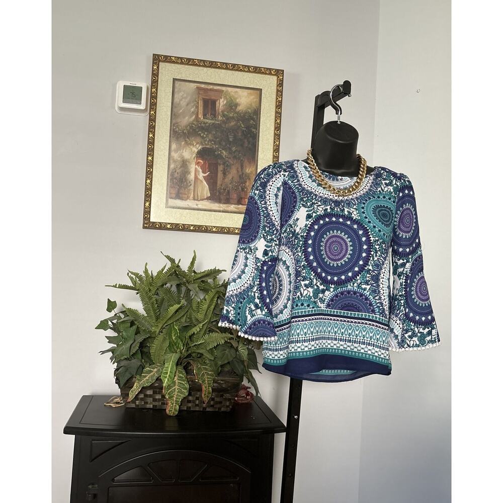 Women’s Red‎ Camel Summer Top-M 3/4 Bell Sleeve Round Neck Collarless Preppy